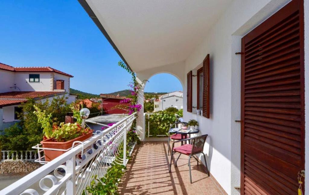 Apartments Paz Vinišće 外观 照片